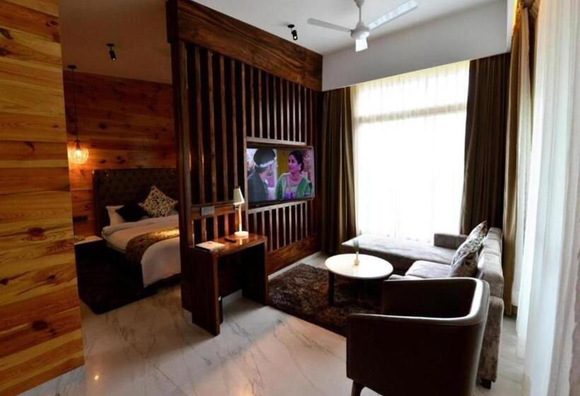 غرفة قياسية مطلة على الجبل, Kasauli Hills Resort