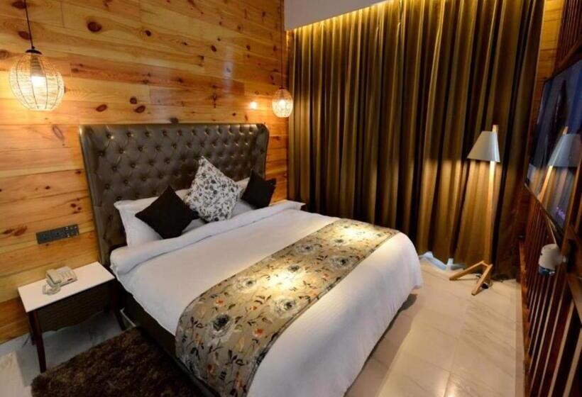 غرفة سوبيريور سرير كينج, Kasauli Hills Resort