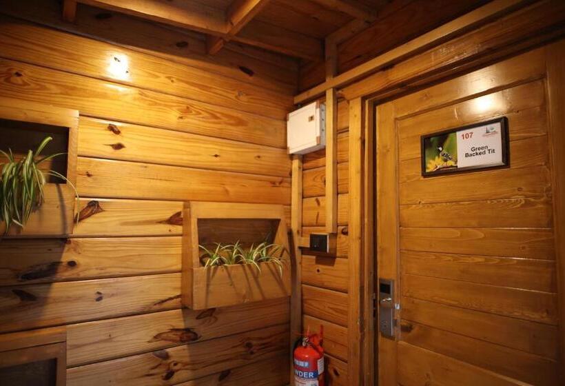 غرفة سوبيريور سرير كينج, Kasauli Hills Resort