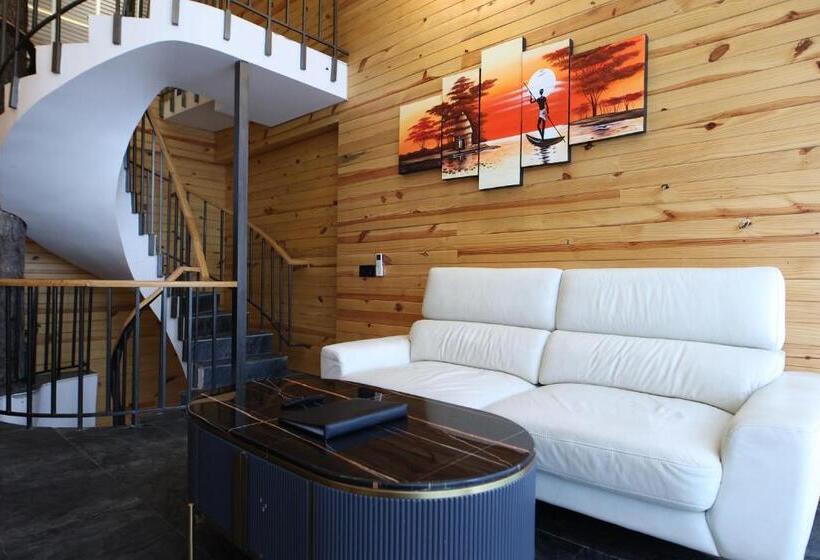 جناح عائلي, Kasauli Hills Resort