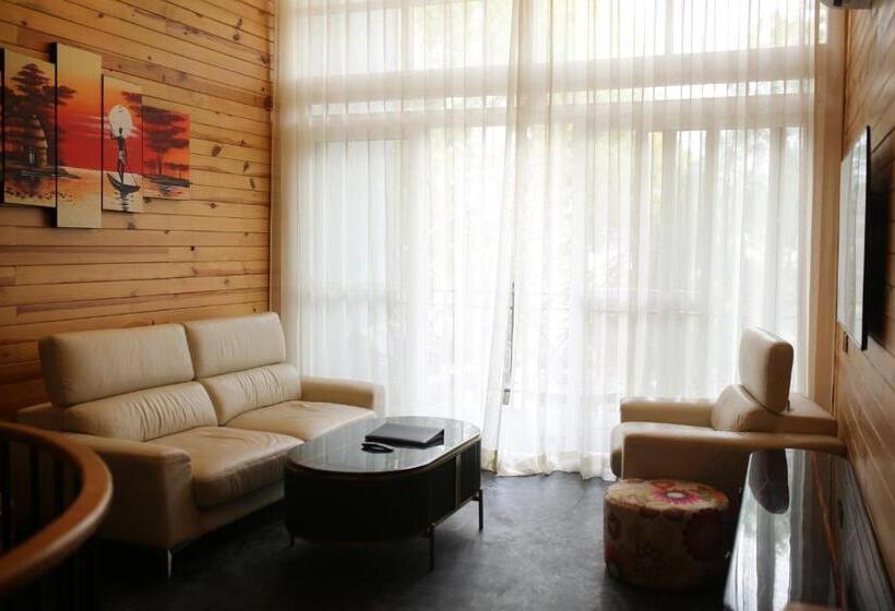 패밀리 스위트, Kasauli Hills Resort