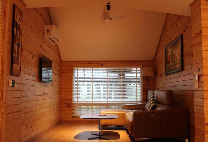 جناح عائلي, Kasauli Hills Resort