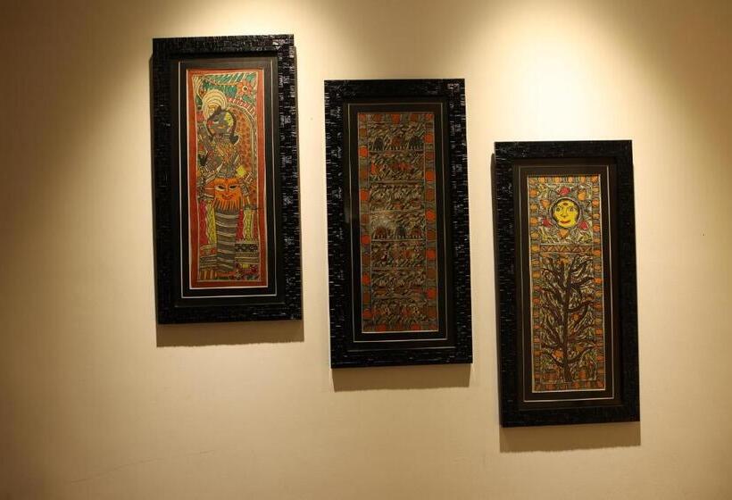 غرفة ديلوكس سرير كينج, Kasauli Hills Resort