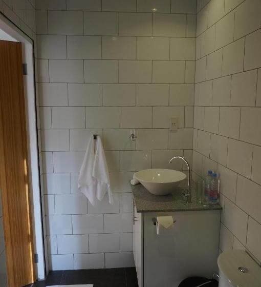 Люкс Вид на Бассейн, Malinawon Resort 馬莉吶灣度假中心