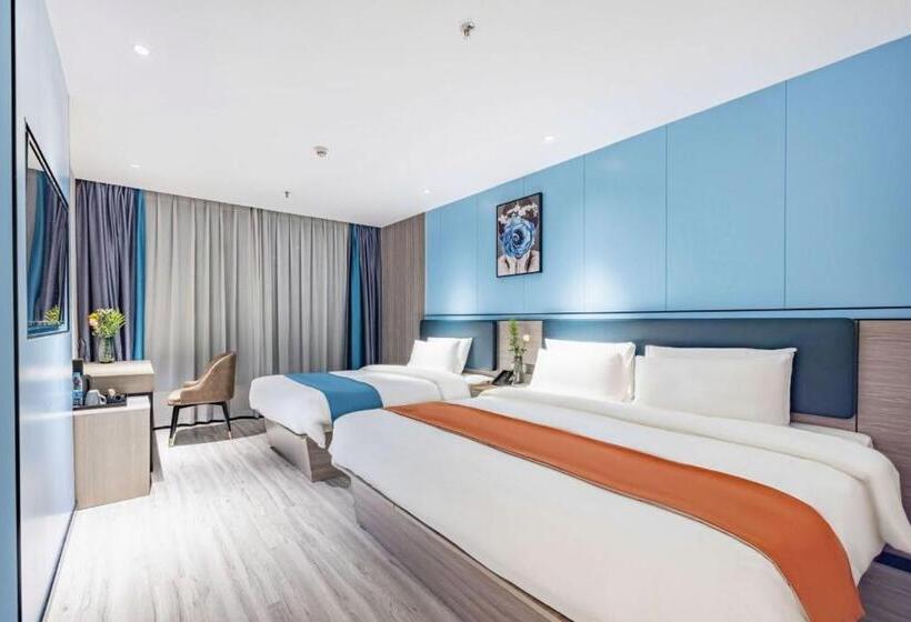 Perhehuone, 昊丽贵阳喷水池地铁站酒店