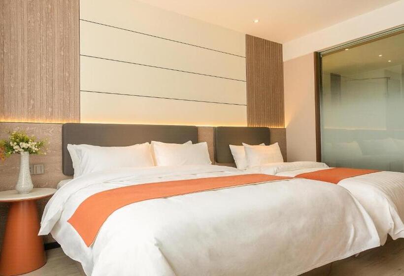 Perhehuone, 昊丽贵阳喷水池地铁站酒店