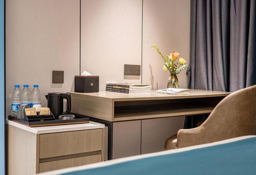 Perhehuone, 昊丽贵阳喷水池地铁站酒店