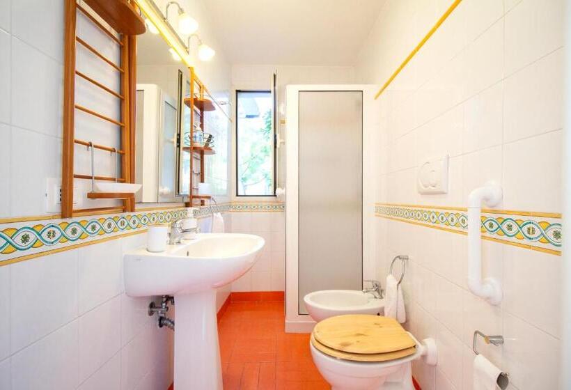 חדר משפחתי, La Casa Del Sole Beachfront B&b Anzio