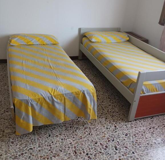 חדר אקונומי, Casa Di Petya