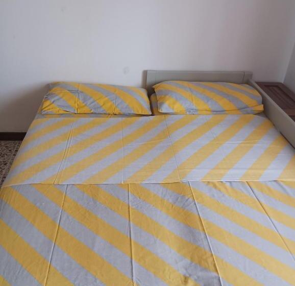 חדר אקונומי, Casa Di Petya