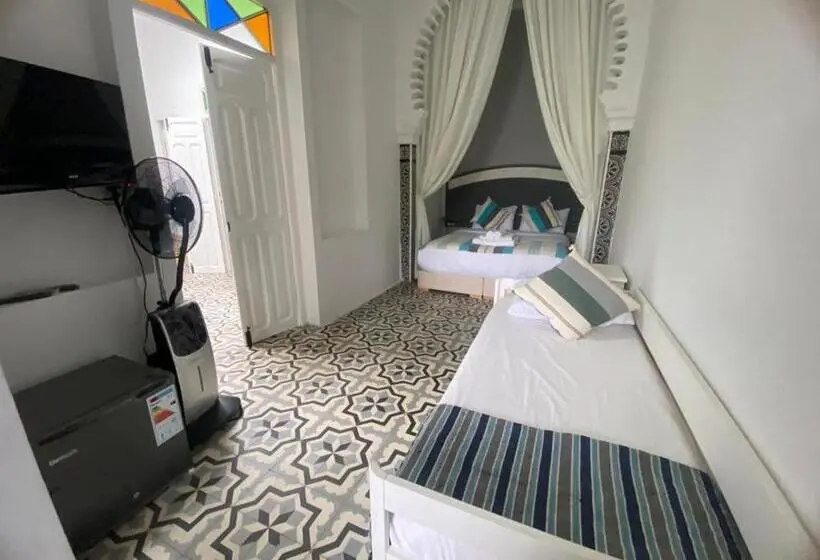 اتاق استاندارد چهار تخته, Dar Al Khatib