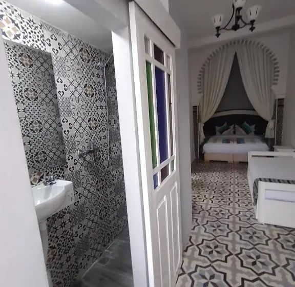 اتاق استاندارد چهار تخته, Dar Al Khatib