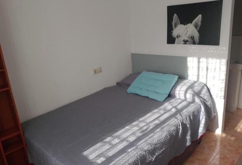 اتاق استاندارد با سرویس بهداشتی مشترک, Pensión El álamo