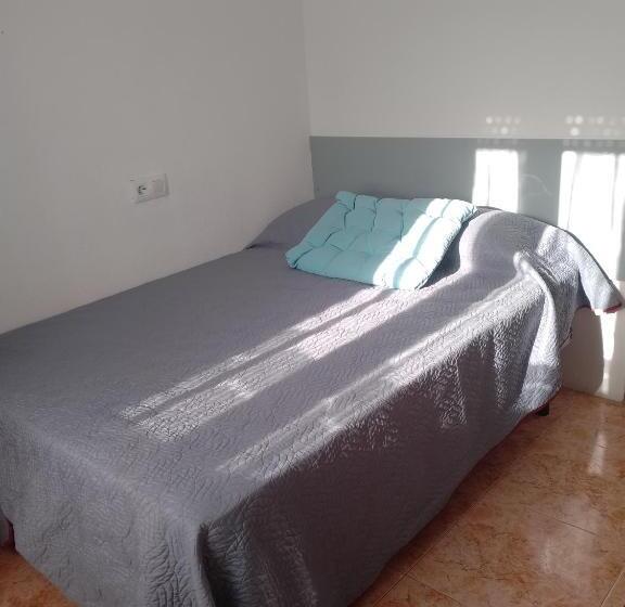 اتاق استاندارد با سرویس بهداشتی مشترک, Pensión El álamo