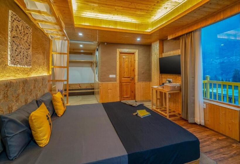 اتاق سوپریور با چشم‌انداز, The Hosteller Old Manali, Manu Temple
