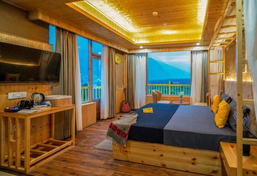 اتاق سوپریور با چشم‌انداز, The Hosteller Old Manali, Manu Temple