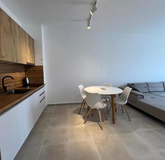 آپارتمان 1 خوابه با چشم‌انداز باغ, Eda Apartment