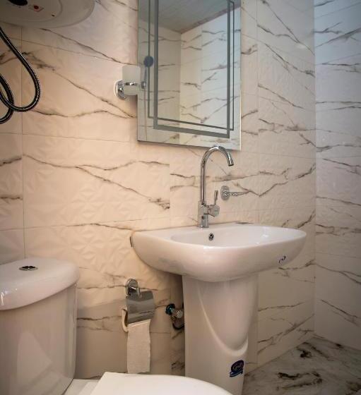 اتاق لوکس با بالکن, Gordela