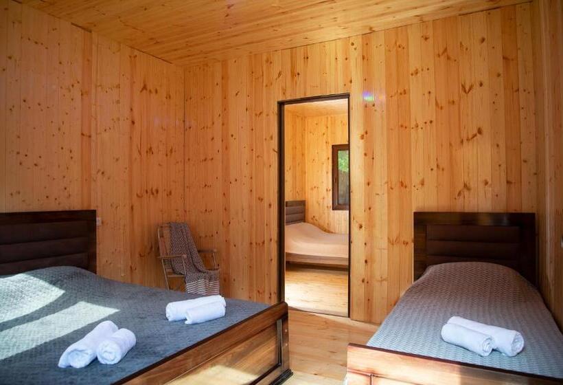 اتاق خانوادگی با چشم‌انداز کوه, Gordela