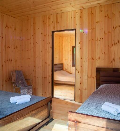 اتاق خانوادگی با چشم‌انداز کوه, Gordela