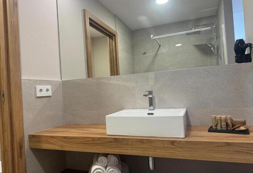 高级大房间, La Finca