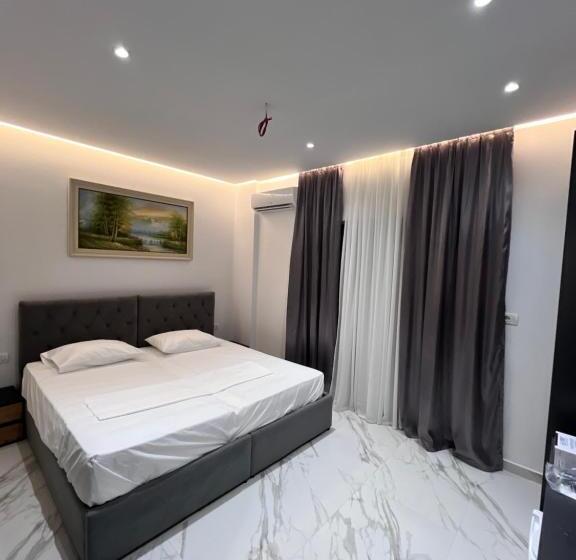 غرفة قياسية مطلّة علي البحر, Lezet