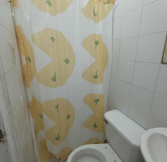 스탠다드 트리플 룸, Hostal La Milagros