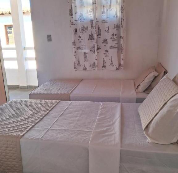 スタンダードトリプルルーム, Pousada Maia