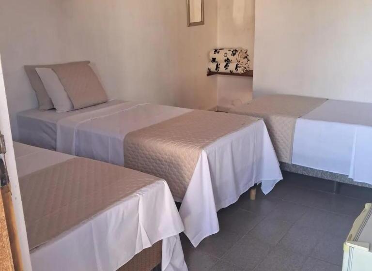 スタンダードトリプルルーム, Pousada Maia