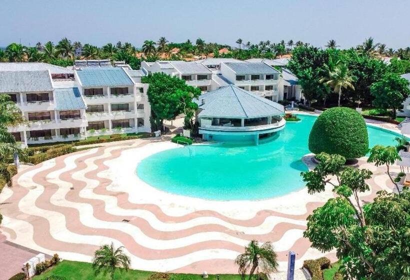 Номер Стандарт Вид на Бассейн, Riviera Del Mar