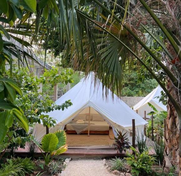 キングサイズベッドのスタンダードルーム, Shamalay   Nomad Experience