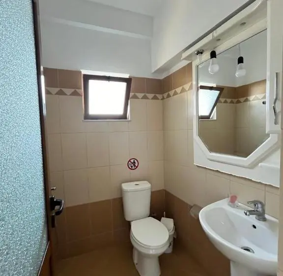 اتاق خانوادگی, Dimas Apartments