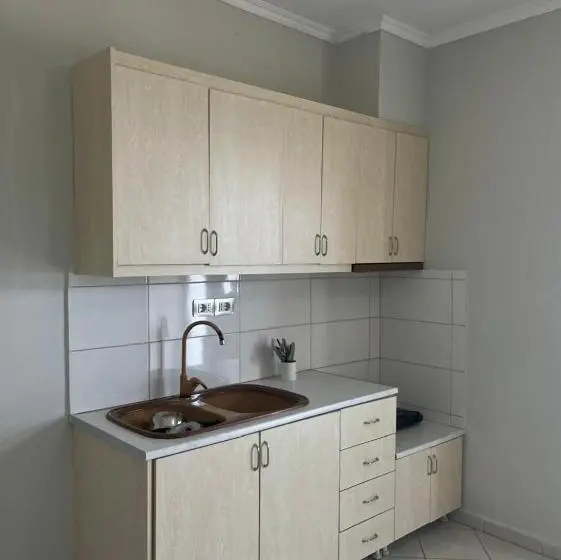 اتاق خانوادگی با چشم‌انداز دریا, Dimas Apartments