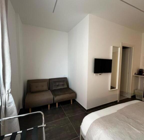 اتاق استاندارد سه نفره, Joyfül Accomodation