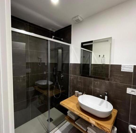 اتاق استاندارد سه نفره, Joyfül Accomodation