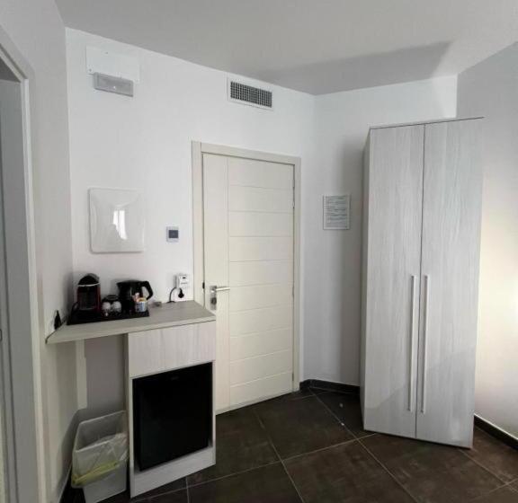 اتاق استاندارد سه نفره, Joyfül Accomodation