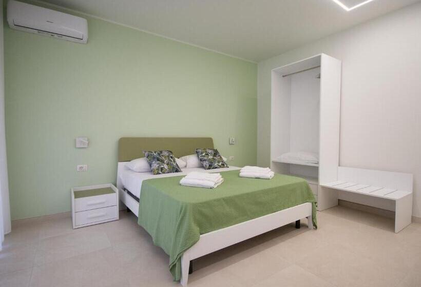 Camera Deluxe, Pasitea Tropea