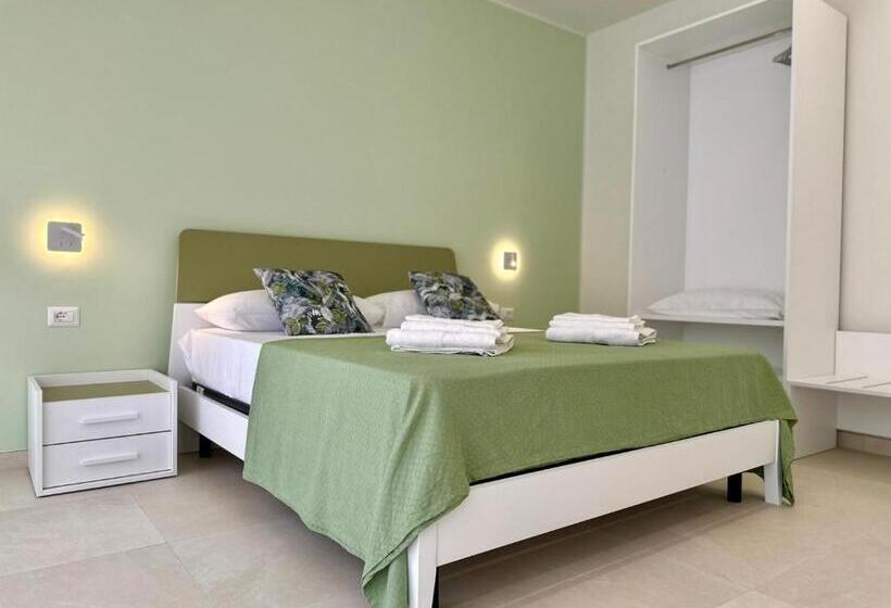 Camera Deluxe, Pasitea Tropea