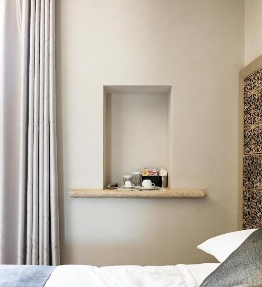 اتاق سوپریور, Maqqua