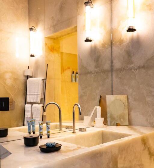 اتاق سوپریور, Maqqua