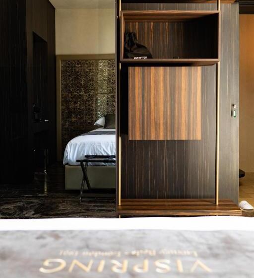 اتاق سوپریور, Maqqua