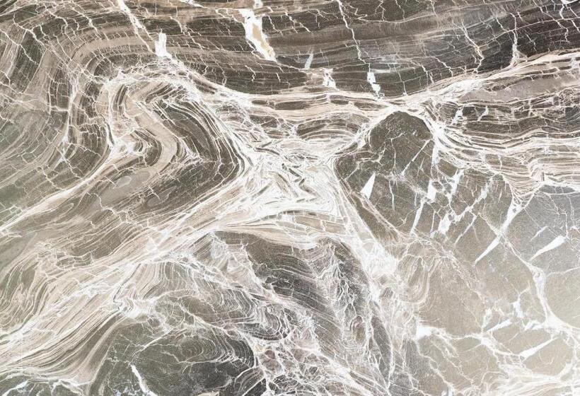 اتاق سوپریور, Maqqua