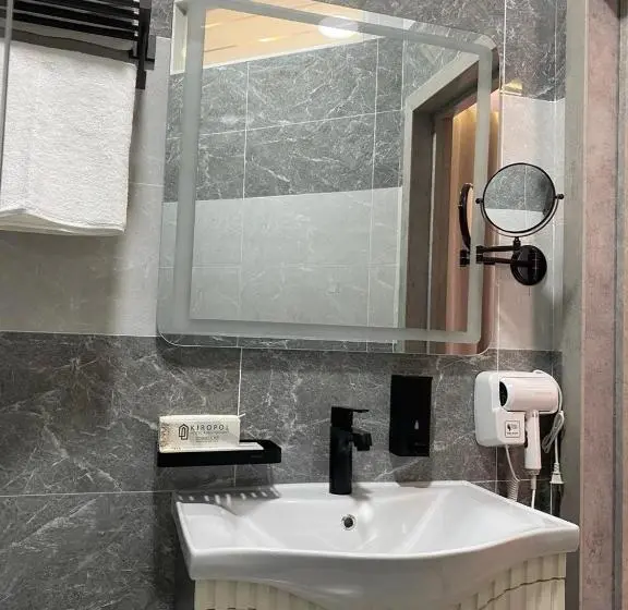 اتاق سوپریور با تخت بزرگ, Kiropol Hotel & Restaurant
