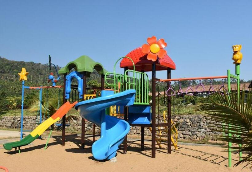 חדר סטנדרט לשלושה, Neervana Resort