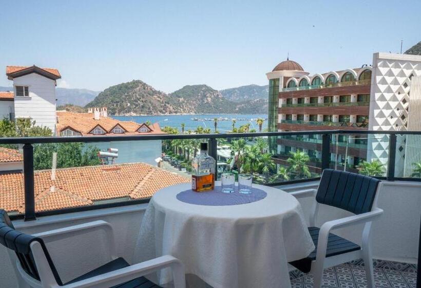 Triple Room Sea View, İçmeler Apart Dream