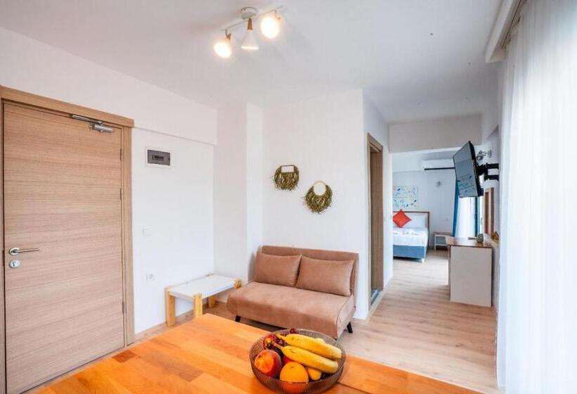 Triple Room Sea View, İçmeler Apart Dream