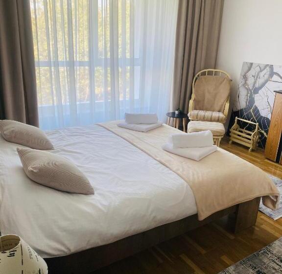 Апартаменты 1 Спальня Вид на Сад, Muha Apart