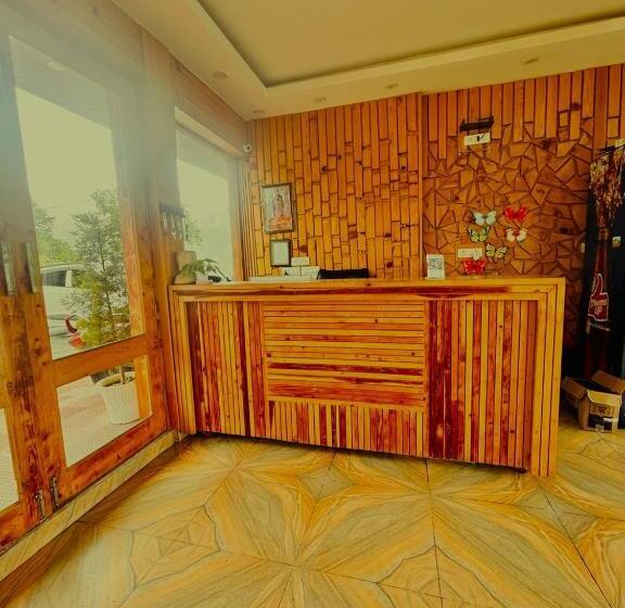 חדר סטנדרט עם מרפסת, The Grand Edge Retreat   Luxury In The Clouds