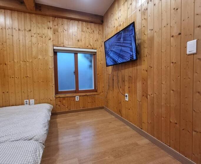 패밀리 룸, Namsan Terrace