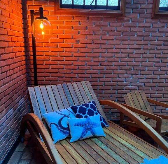 جناح رئاسى, Status Motel